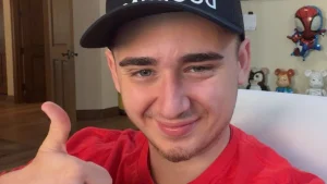 DoorDash responds after Twitch streamer Lacy pretends to get fired after livestreaming deliveries