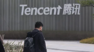 Trump Administration Debating Allowing Chinese Company Tencent to Keep Its Stakes in U.S. Gaming Companies Such as Fortnite Maker Epic and League Dev Riot - IGN